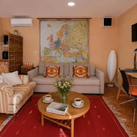 Apartamento El Bosque De Asís-parking Gratuito *